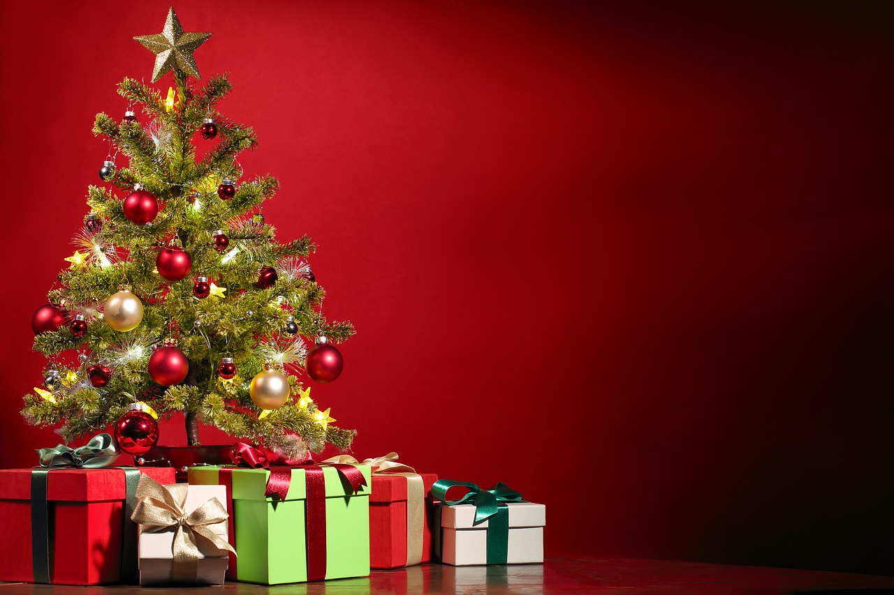 Be Careful with Social Media During the Holiday Season
